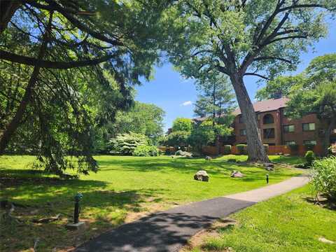 18 Bronxville Glen Drive, Bronxville, NY 10708