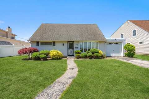 315 Fern Place, Bethpage, NY 11714