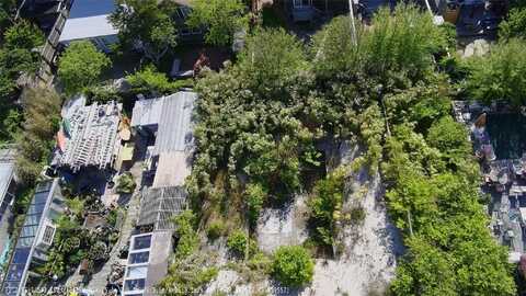 185 Holly Walk, Cherry Grove, NY 11782
