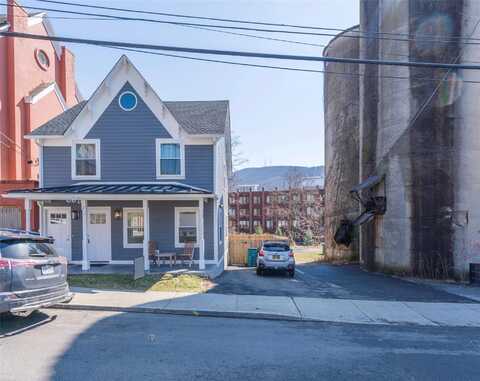 2 Tioronda Ave, Beacon, NY 12508