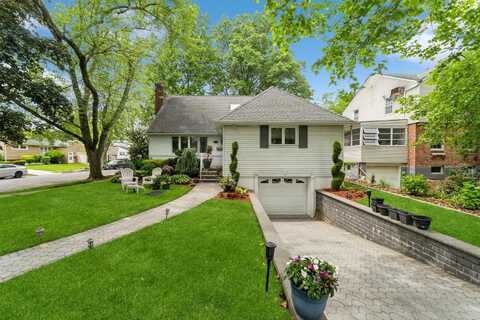 18 Hawthorne Lane, Valley Stream, NY 11581