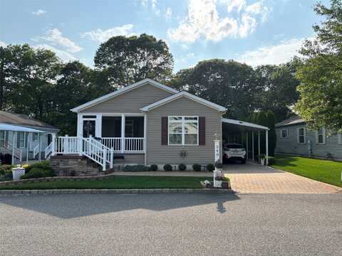 1661 Old Country Road, Riverhead, NY 11901