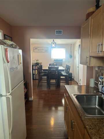 32 Halycon Road, Lindenhurst, NY 11757
