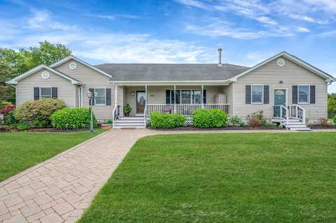 320 Williams Way S, Baiting Hollow, NY 11933