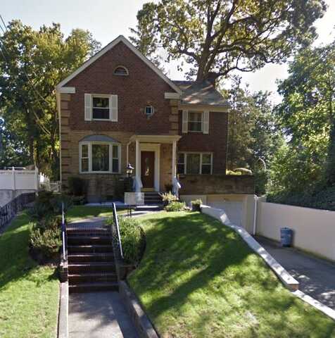 8687 Palermo Street, New York, NY 11423