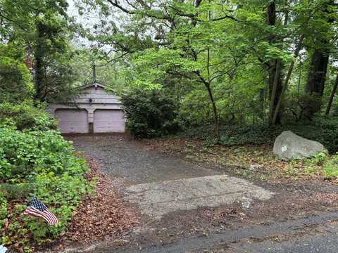 5 Chatham Place, Dix Hills, NY 11746
