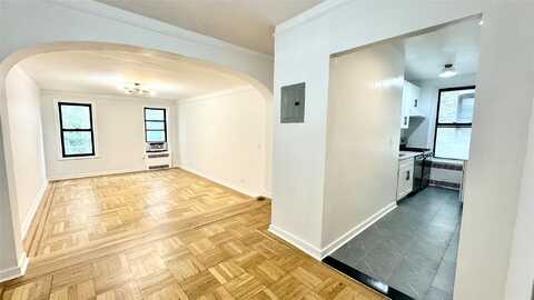 41-07 42nd Street, Sunnyside, NY 11104