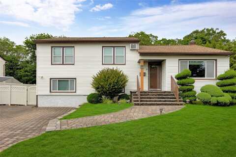 35 Lenore Lane, Farmingdale, NY 11735