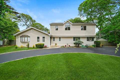 617 Smithtown Avenue, Bohemia, NY 11716