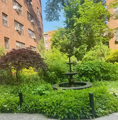 118-60 Metropolitan Avenue, Kew Gardens, NY 11415