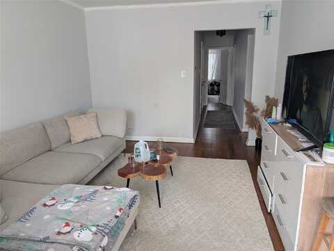 14137 82nd Drive, Briarwood, NY 11435