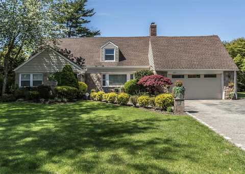 403 Titus Way, East Williston, NY 11596