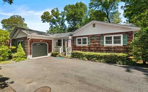 23 Cedar Avenue, Setauket, NY 11733