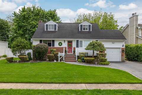 146 N Chestnut Street, Massapequa, NY 11758