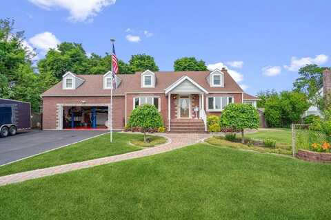 56 Avenue K, Kings Park, NY 11754