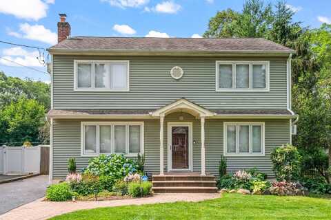 20 Leeds Street, Huntington Station, NY 11746