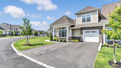 333 Wavell Avenue, Yaphank, NY 11980