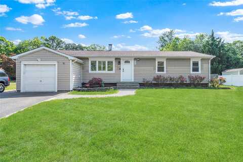 38 Kenwood Drive, Bohemia, NY 11716