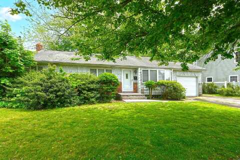 29 Midwood Drive, Plainview, NY 11803