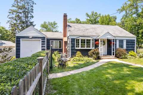 11 Linda Place, Huntington, NY 11743