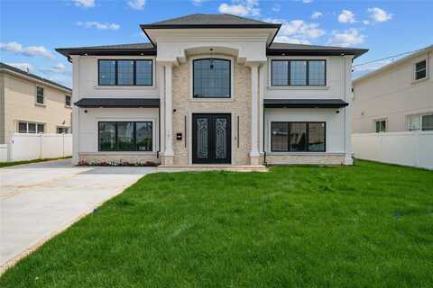 71 Cedar Street, Hicksville, NY 11801