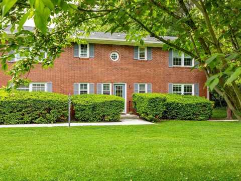 33 Huguenot Street, New Paltz, NY 12561