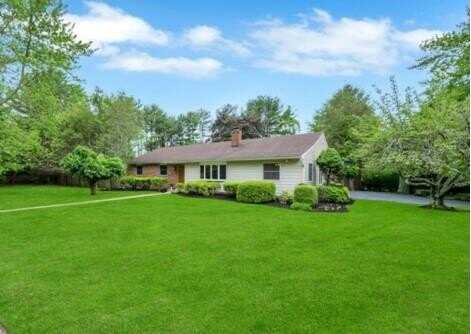 22 Peachtree Lane, Mount Sinai, NY 11766
