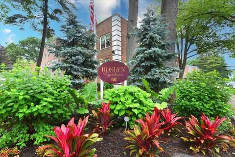 100 EDWARDS Street, Roslyn Heights, NY 11577