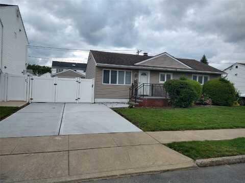 708 Anderson Avenue, Franklin Square, NY 11010