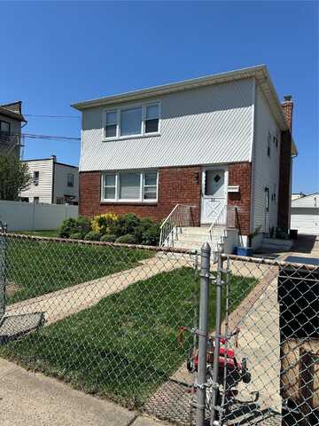 50 Mahland Place, Oceanside, NY 11572