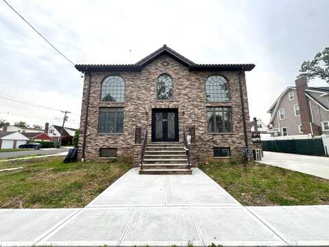 36-46 205th ST, Bayside, NY 11361