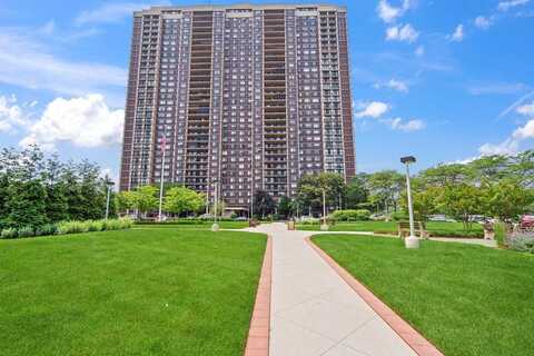 270-10 Grand Central Parkway, Floral Park, NY 11005
