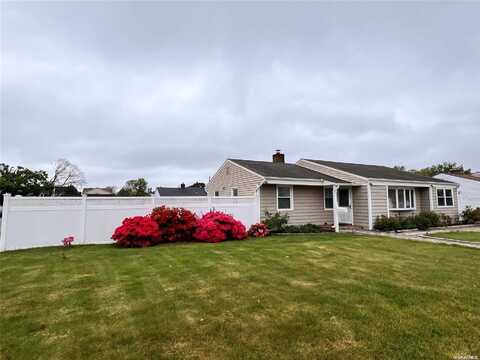 2 Queen Street, Hicksville, NY 11801