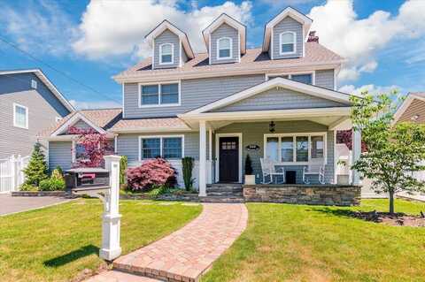 309 Philadelphia Avenue, Massapequa Park, NY 11762