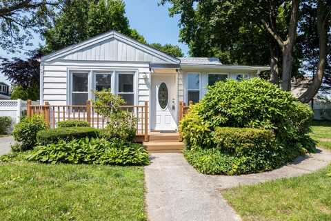 9 Montana Street, Huntington, NY 11743