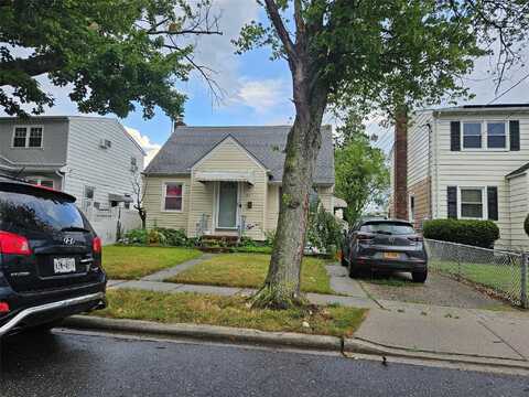 23 Franklin Street, Elmont, NY 11003