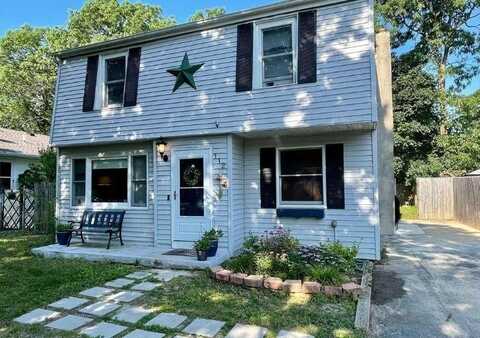 112 Floyd Road, Shirley, NY 11967