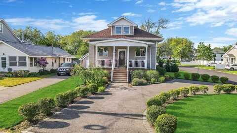 37 Brightwood Street, Patchogue, NY 11772