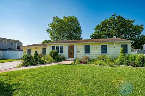800 Peconic Avenue, West Babylon, NY 11704