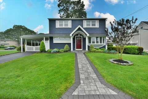 92 Smith Street, Massapequa Park, NY 11762
