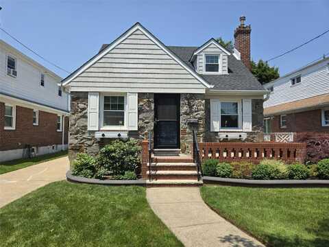 29 Irving Street, Valley Stream, NY 11580