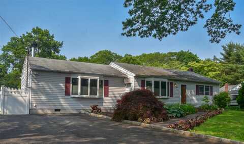 805 Canal Road, Mount Sinai, NY 11766