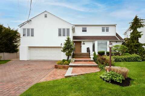 3544 Woodward Street, Oceanside, NY 11572