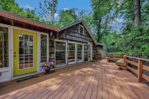 10 Maple Avenue, Setauket, NY 11733