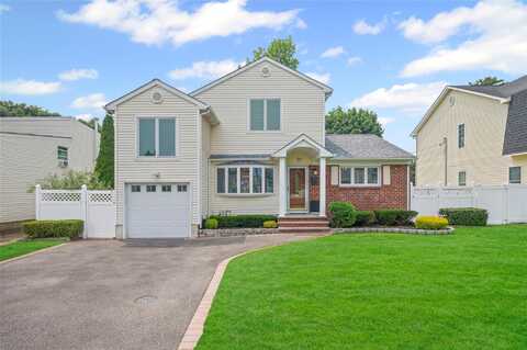 22 Terry Street, Hicksville, NY 11801
