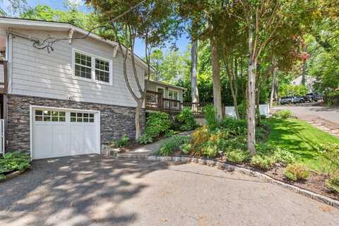 81 Lone Oak Drive, Centerport, NY 11721