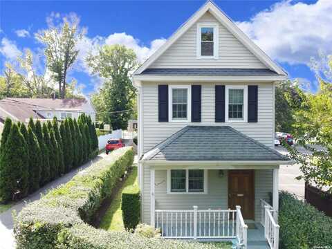 6 Morris Lane, Great Neck, NY 11024