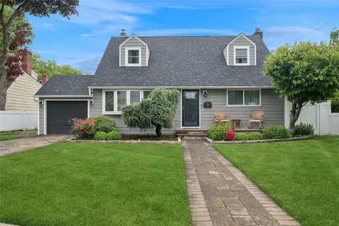 203 Division Avenue, Hicksville, NY 11801