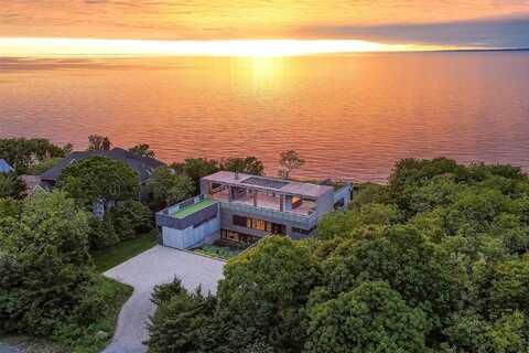 470 Lloyds Lane, Mattituck, NY 11952