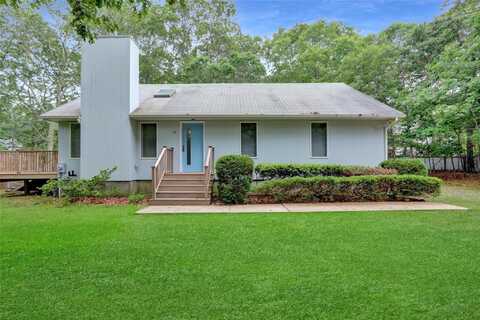 13 Eau Claire Street, East Hampton, NY 11937